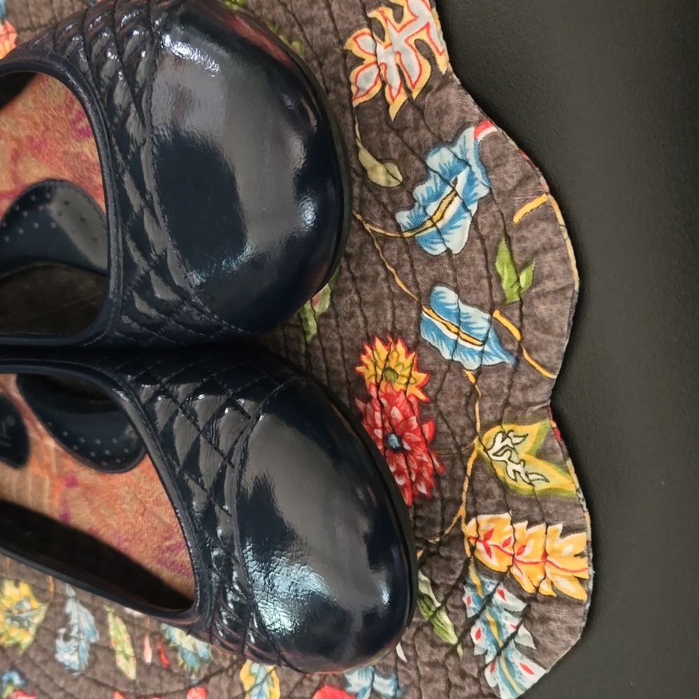 Born Riley Navy Blue Quilted Patent Ballet Flats - 7.5 - Picture 7 of 9